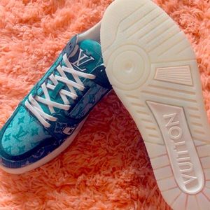 Brand new mens size 12